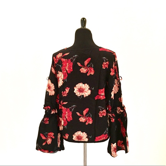 Leith Floral Tie Bell Sleeve Top - Picture 8 of 8